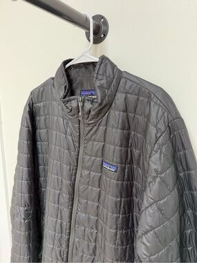 Patagonia Men’s Charcoal Quilted Puffer Jacket